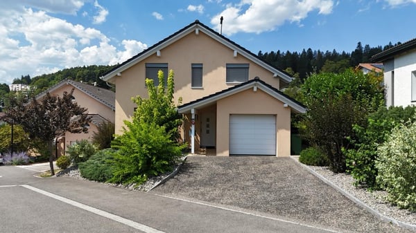 Charmante maison individuelle de 6 pièces à La Chaux-de-Fonds 7
