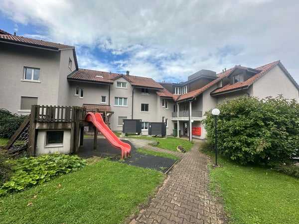 Garage à louer dans un complexe résidentiel aux Genevez 1