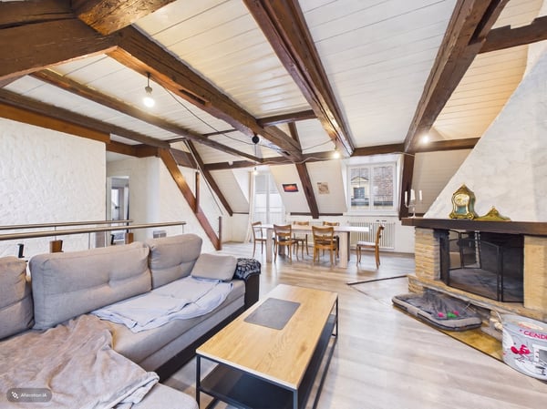 Charmant appartement en attique de 3,5 pièces à Colombier NE 7