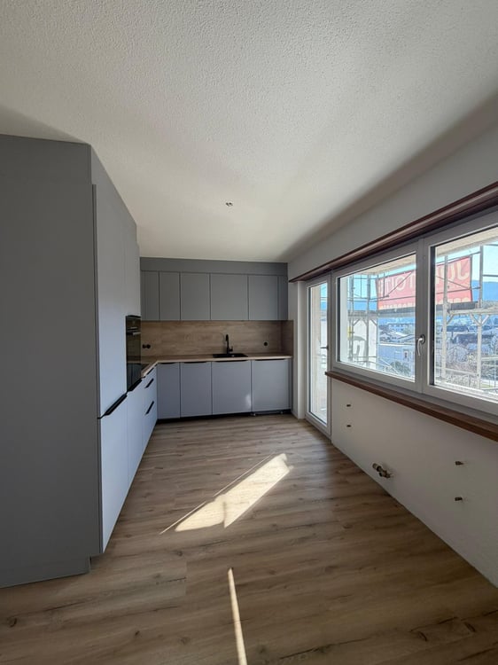 Superbe appartement de 3.5 pièces entièrement rénové au style moderne 2