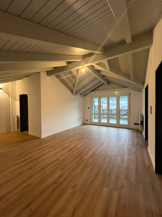 Magnifique appartement de 2.5 pces rénové 1
