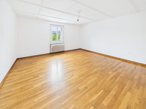 Spacieux appartement de 3.5 pièces avec balcon à Boécourt 4