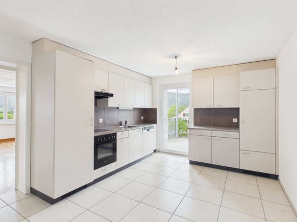 Spacieux appartement de 3.5 pièces avec balcon à Boécourt 1