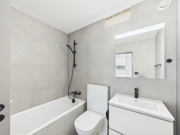 Superbe appartement de 3.5 pièces entièrement rénové au style moderne 8