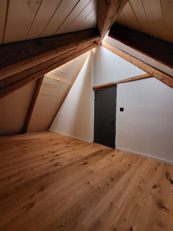 Magnifique 5.5 pièces en duplex à Courtételle 9