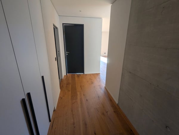 Très bel appartement 2,5 pces de haut standing 3