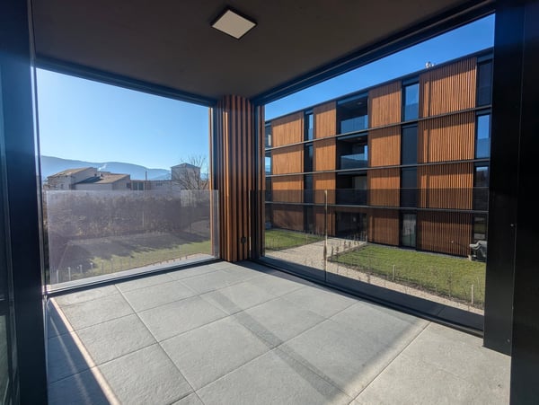 Très bel appartement 2,5 pces de haut standing 7