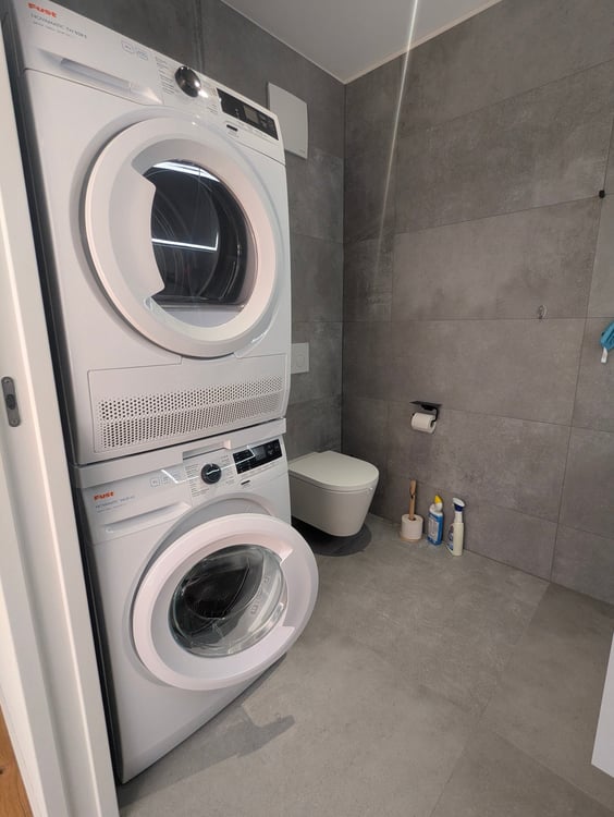 Très bel appartement 2,5 pces de haut standing 12