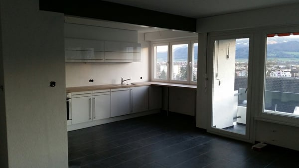 Charmant appartement de 5.5 pièces avec balcon à Delémont 1