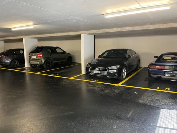 Place de parc intérieure à louer 1