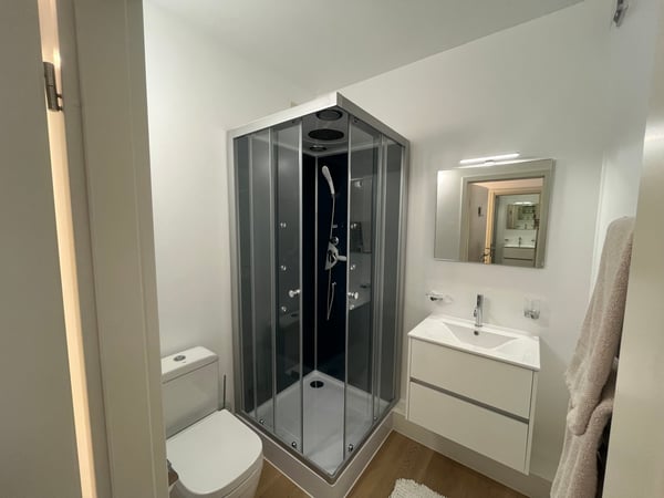 Studio meublé avec balcon proche du lac 5