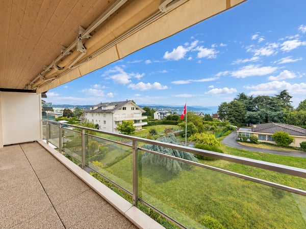 Très grand duplex de 4 pièces avec vue lac 1