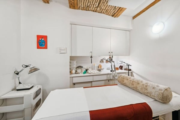 Arcade commerciale de charme - Adresse exceptionnelle et rendement attractif 4