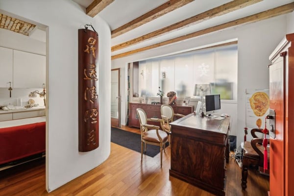 Arcade commerciale de charme - Adresse exceptionnelle et rendement attractif 2