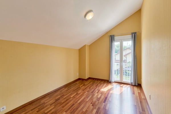 Villa familiale avec jardin arboré dans un quartier résidentiel de Vernier 12
