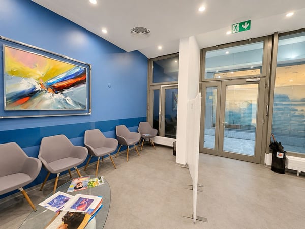 Grand-Rue, Montreux - Murs commerciaux loués, 490 m², 3 parkings 3