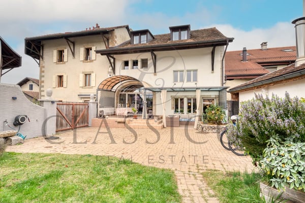 Ensemble villageois de charme avec revenu accessoire et jardin confidentiel 11
