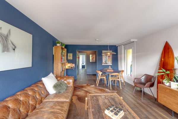 Appartement traversant rénové de 4 pièces avec deux balcons 2