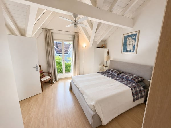 Maison familiale meublée avec jardin privatif à Carouge 5