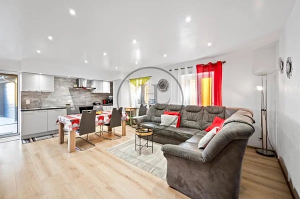 Building/ Rental house with 3 apartments 11