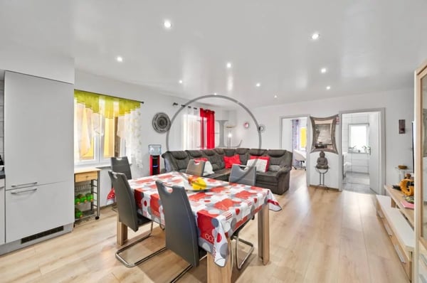 Building/ Rental house with 3 apartments 12