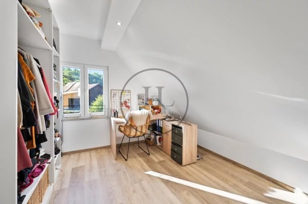 Building/ Rental house with 3 apartments 9