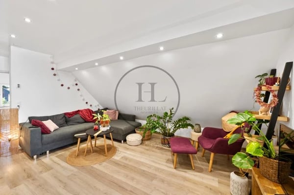 Building/ Rental house with 3 apartments 3