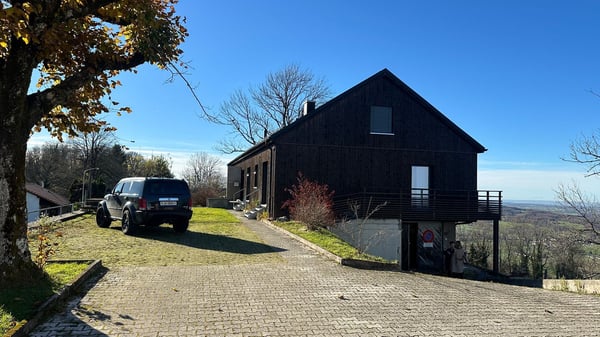 Belle maison avec chambres d'hôtes et un appartement de 2,5 pièces 6
