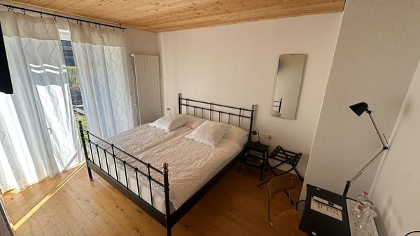 Belle maison avec chambres d'hôtes et un appartement de 2,5 pièces 20