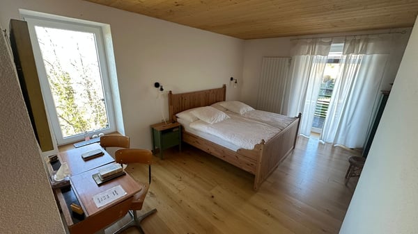 Belle maison avec chambres d'hôtes et un appartement de 2,5 pièces 25