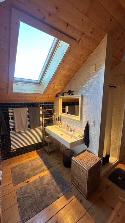 Belle maison avec chambres d'hôtes et un appartement de 2,5 pièces 40