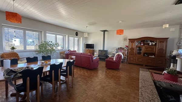 Belle maison avec chambres d'hôtes et un appartement de 2,5 pièces 36