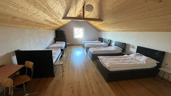 Belle maison avec chambres d'hôtes et un appartement de 2,5 pièces 30