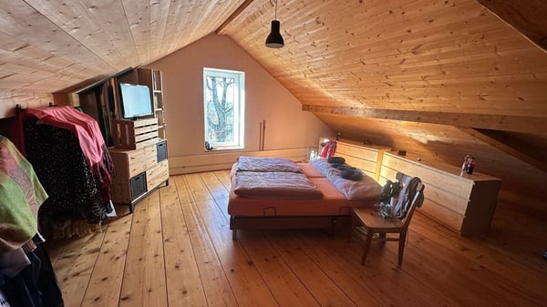 Belle maison avec chambres d'hôtes et un appartement de 2,5 pièces 38