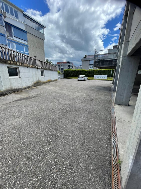 135 m² Espace commercial / Atelier lumineux à louer à Courroux 12