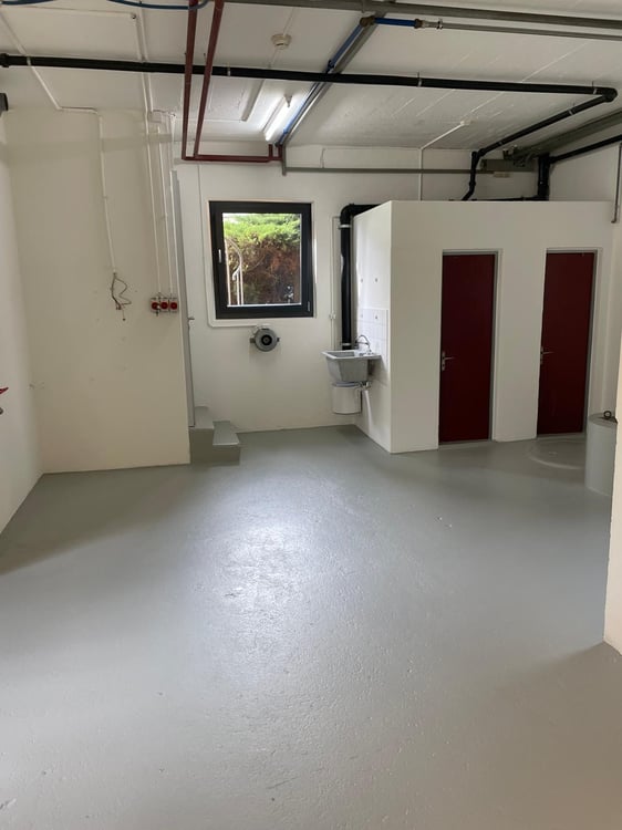 90 m² Espace commercial / Atelier à louer à Courroux 7