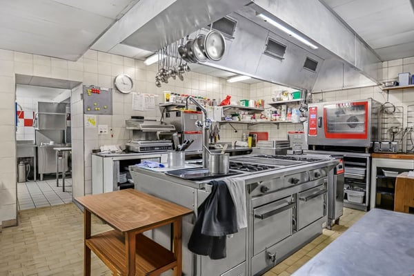 Hôtel-restaurant à Courgenay 6