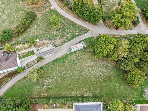 Terrain à bâtir dans un quartier résidentiel de Miécourt 2