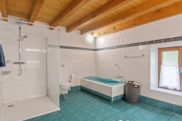 Spacieuse maison mitoyenne de 7 pièces avec espaces de travail et de stockage à Chevenez 9