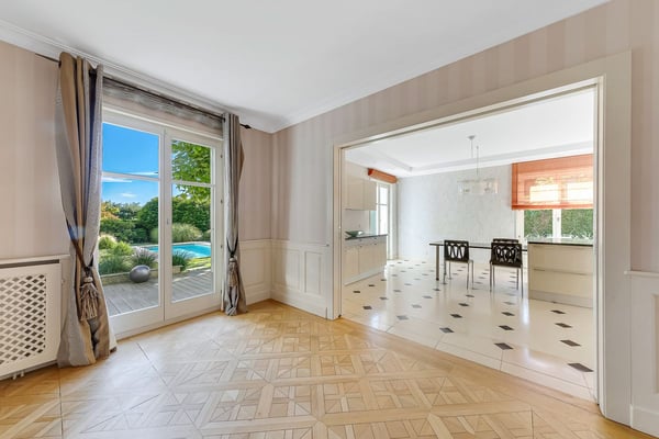 Propriété de prestige entourée de verdure à Lausanne 6