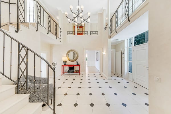 Propriété de prestige entourée de verdure à Lausanne 4