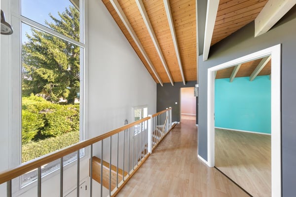 Élégante maison jumelle offrant espace et quiétude 5