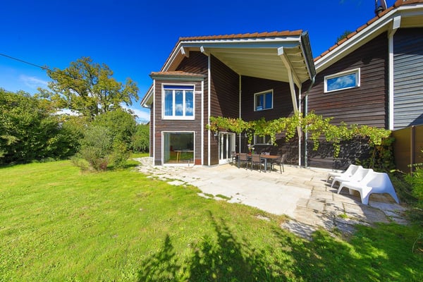 Élégante maison jumelle offrant espace et quiétude 2