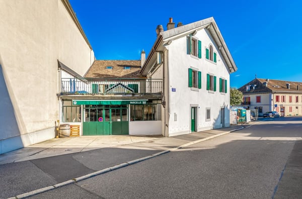 Immeuble de rendement à Rolle 1