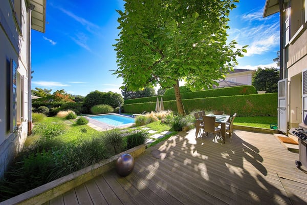 Propriété de prestige entourée de verdure à Lausanne 3