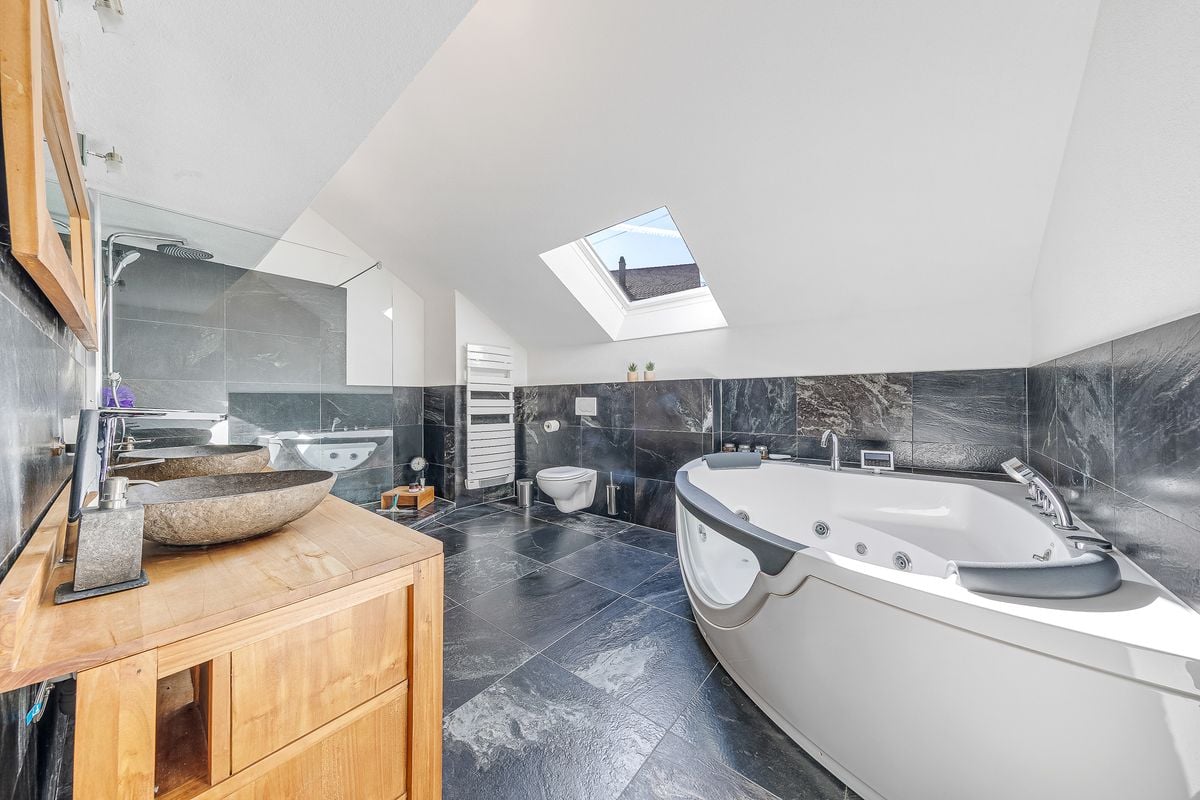 Immobilie in Valeyres-sous-rances - Exklusivität - Einzelhaus komplett renoviert mit großem Atelier und Garage - Bild 10