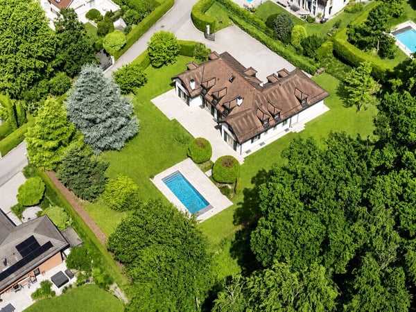 Magnifique propriété familiale avec piscine et vaste parcelle 5
