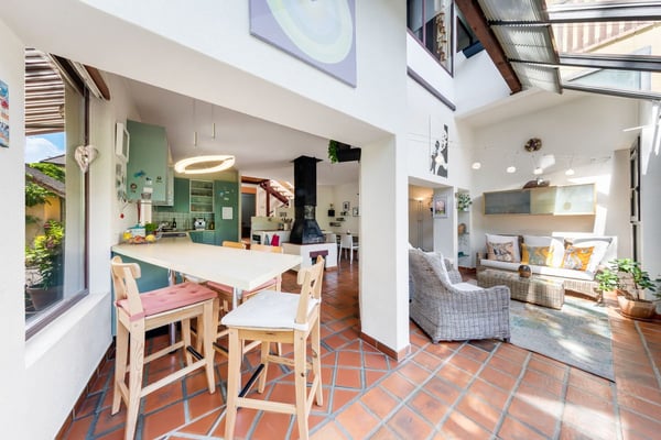 Villa Jumelle avec Jardin de Charme à Jouxtens-Mézery 6