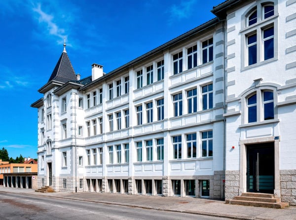 Bâtiment de rendement partie de l'UNESCO (potentiel d'extention et rendement brut 5.77%) 1