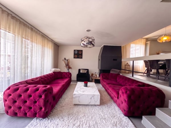 Rare ! Triplex en attique rénové de 6 pces, proche centre 7